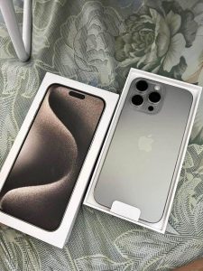 Apple iPhone 15 Pro Max photo review
